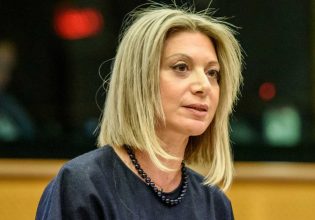 Τέμπη: Εξώδικο Καρυστιανού στον Κακλαμάνη – Τα οκτώ ερωτήματα