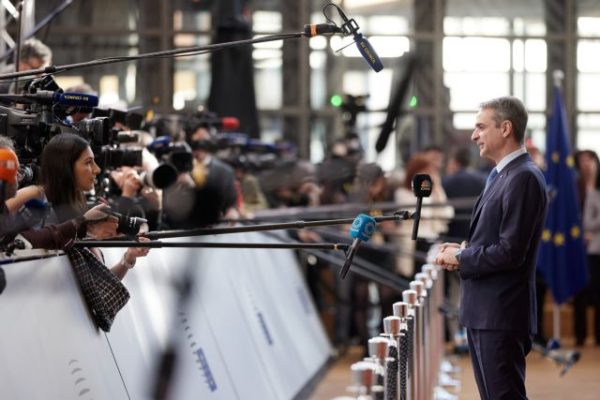 Σύνοδος Κορυφής: Στην ενεργοποίηση της ρήτρας διαφυγής το συντομότερο, ελπίζει ο Μητσοτάκης