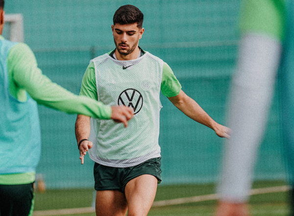 Κωσταντίνος Κουλιεράκης: Στο στόχαστρο και της Λίβερπουλ – Τι λένε στο εξωτερικό για τον Έλληνα στόπερ