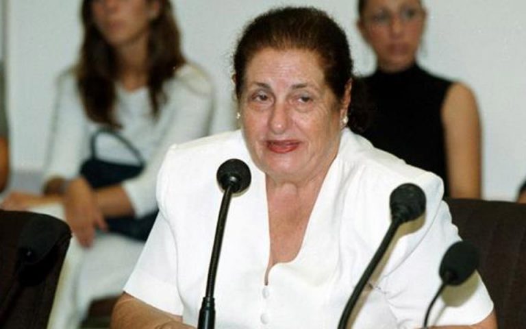 Ημέρα Γυναίκας: Με την πολιτικό που εισηγήθηκε την αποποινικοποίηση της άμβλωσης το μήνυμα Ανδρουλάκη