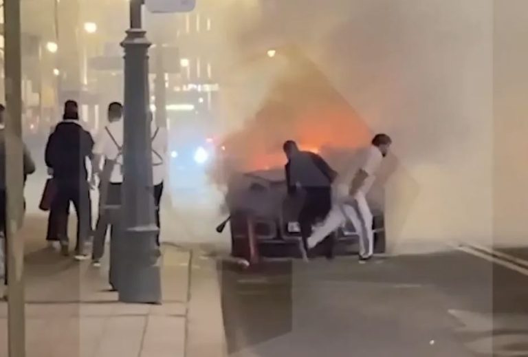 Μόσχα: Έκρηξη σε λιμουζίνα που ανήκει στον «επίσημο στόλο αυτοκινήτων» του Πούτιν