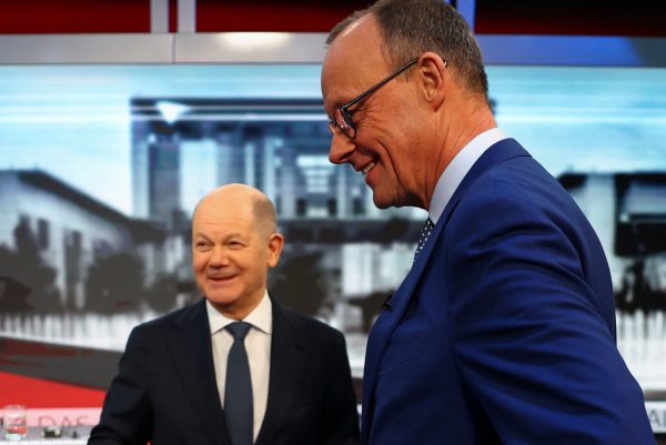 Bloomberg:  Σε κρίση ταυτότητας η Γερμανία, ανεπανόρθωτα ρηγματωμένο το κοινωνικό συμβόλαιο