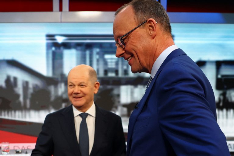 Bloomberg:  Σε κρίση ταυτότητας η Γερμανία, ανεπανόρθωτα ρηγματωμένο το κοινωνικό συμβόλαιο