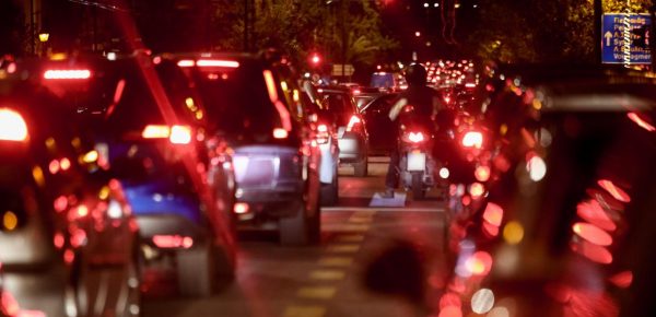 Καραμπόλα 3 οχημάτων στη λεωφόρο Βουλιαγμένης