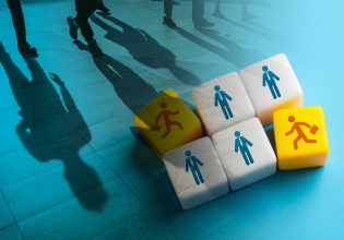 Επίδομα ανεργίας: Πώς επηρεάζεται από τον νέο κατώτατο μισθό – Τι είπε ο Πρωτοψάλτης