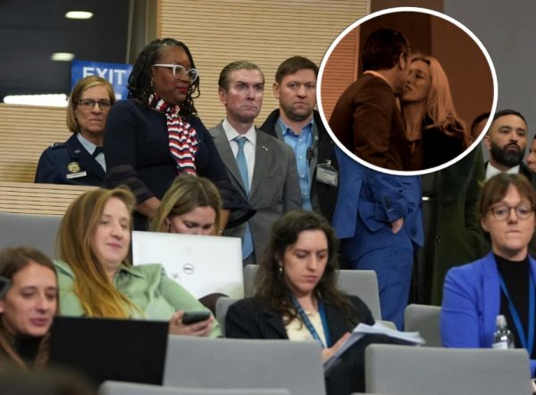 Τι δουλειά έχει η σύζυγος του Χέγκσεθ με… στελέχη του Πενταγώνου και όχι μόνο