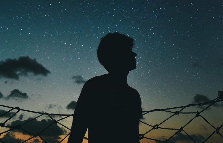 Άκρως Ζωδιακό: Τα Do’s και Don’ts στα ζώδια σήμερα [Δευτέρα 17.03.2025]