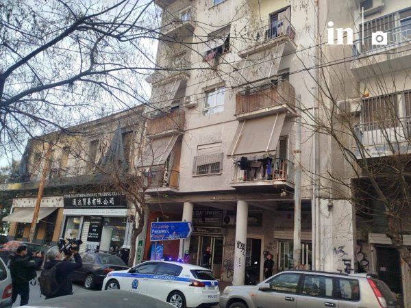 Ομόνοια: Φιάλη αζώτου είχε δίπλα του ο νεκρός τουρίστας – Τι λέει ο ιδιοκτήτης του διαμερίσματος που τον εντόπισε