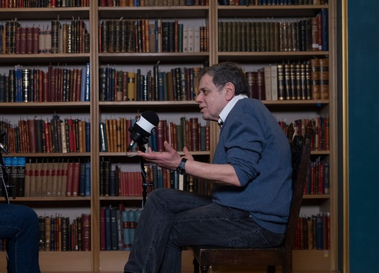 Γιώργος Κοροπούλης: Δεν θα μπορούσα να φανταστώ τη ζωή μου χωρίς την ποίηση