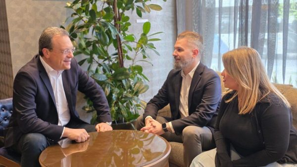 Εντάχθηκαν στον ΣΥΡΙΖΑ τα δύο στελέχη που αποχώρησαν από το ΠΑΣΟΚ