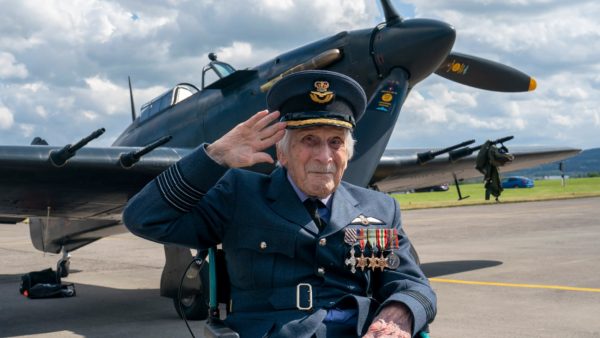 Μάχη της Αγγλίας: Πέθανε ο Τζον «Πάντι» Χέμινγουεϊ, ο τελευταίος βετεράνος πιλότος σε ηλικία 105 ετών