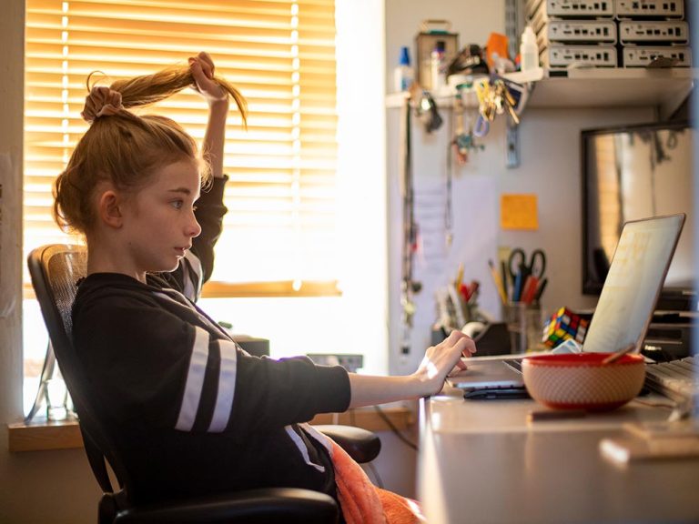 «Skibidi rizz Ohio»: Λέξεις της Gen Alpha που δεν καταλαβαίνει ούτε η Gen Z