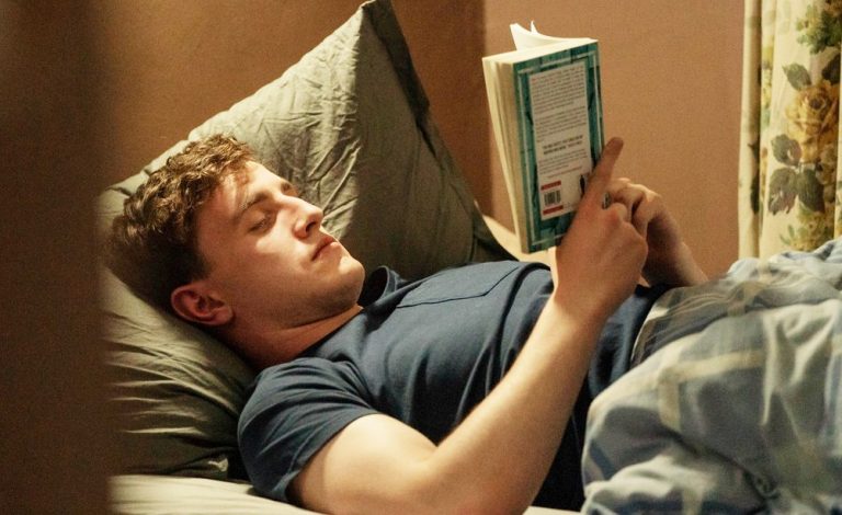 Υπάρχει κάτι πιο γοητευτικό από έναν άντρα που διαβάζει βιβλία;
