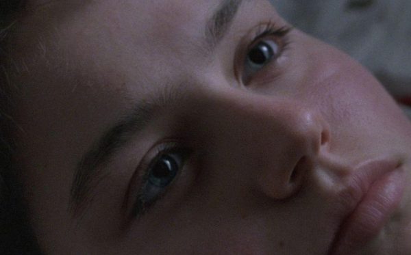 Όταν η Εμιλί Ντεκέν έγραψε κινητογραφική ιστορία στην αριστουργηματική «Rosetta» των αδελφών Νταρντέν