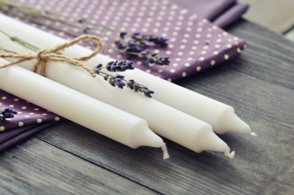 Πασχαλινές λαμπάδες: Οι επιλογές που θα εντυπωσιάσουν κάθε βαφτιστήρι