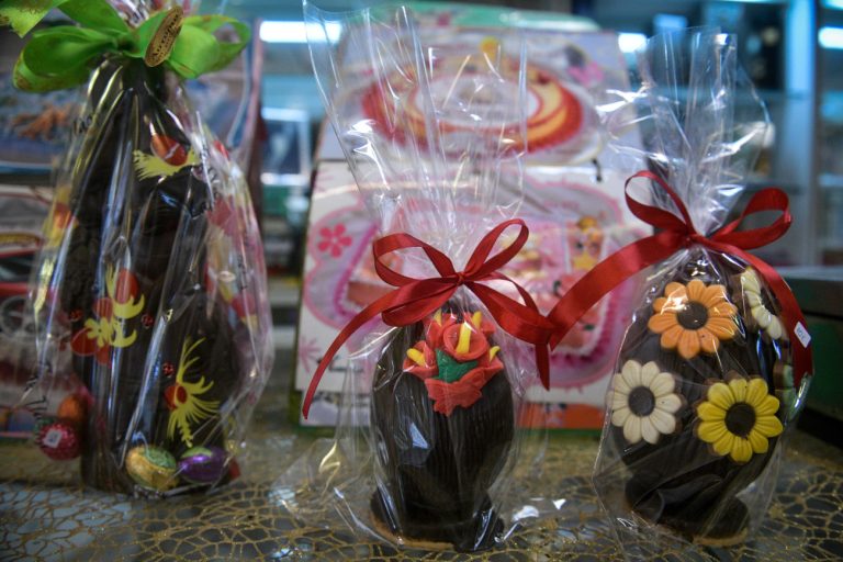 Κακάο: Οι αγοραστές πληρώνουν περισσότερα για μικρότερα πασχαλινά αυγά