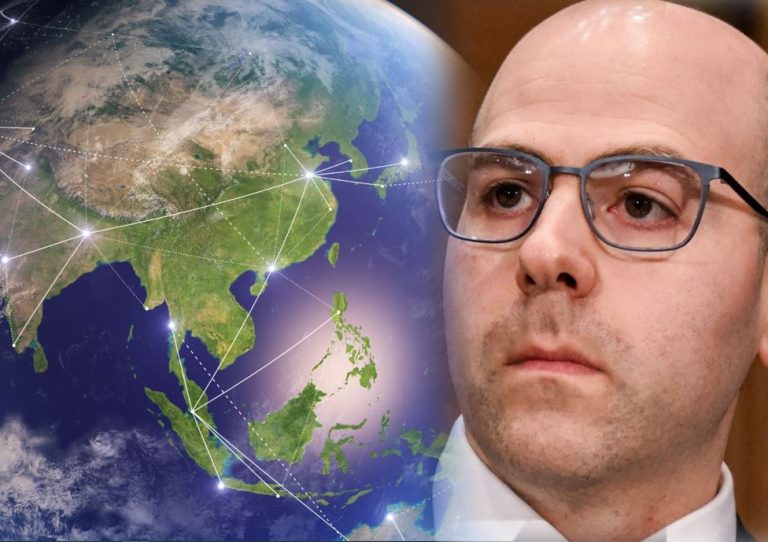 Τα πάνω κάτω έφερε η «ιερή βίβλος» του αρχι-συμβούλου του Τραμπ για τους δασμούς