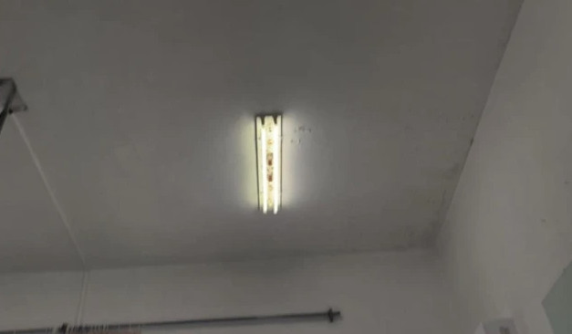 Ρέθυμνο: Επεσε το περίβλημα φωτισμού από το ταβάνι εν ώρα μαθήματος σε δημοτικό σχολείο