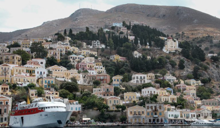 Σύμη: Αίτημα διορισμού «ειδικού επιτρόπου» στην 13χρονη που σχεδίαζε τη δολοφονία της μητέρας της