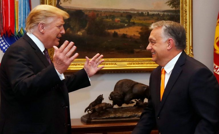 Τη γλυτώνει η Ουγγαρία: Συμφωνία Όρμπαν – Τραμπ για τους δασμούς
