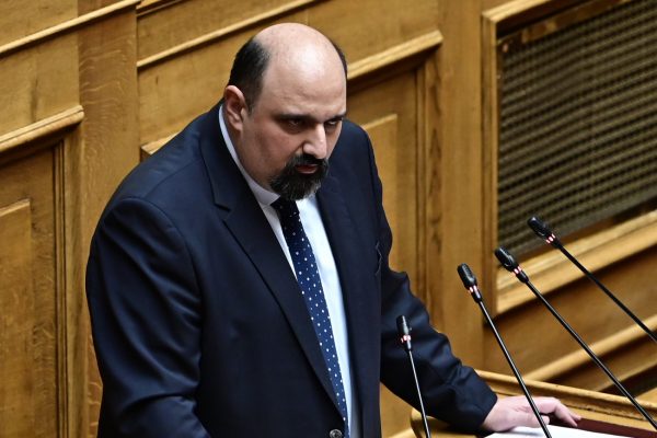 Παραιτήθηκε ο υφυπουργός Χρήστος Τριαντόπουλος