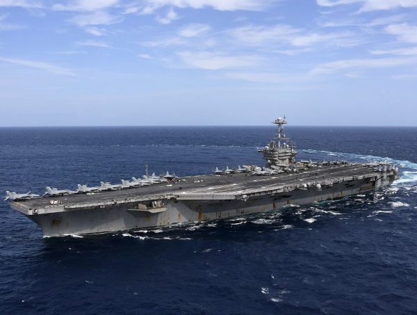 Η απάντηση των Χούθι στις αμερικανικές επιθέσεις – Πύραυλοι και drone κατά του αεροπλανοφόρου Χ. Τρούμαν