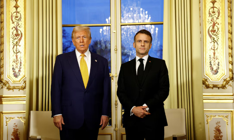 ΗΠΑ: Ο Τραμπ εκφράζει ξανά αμφιβολίες για την αλληλεγγύη στο ΝΑΤΟ – «Σεβασμό» ζητά ο Μακρόν
