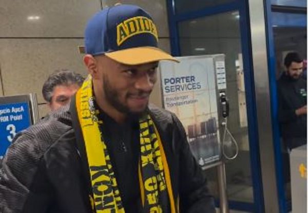 Ήρθε ξημερώματα για την ΑΕΚ και πιάνει αμέσως δουλειά ο Τάκερ (vid)