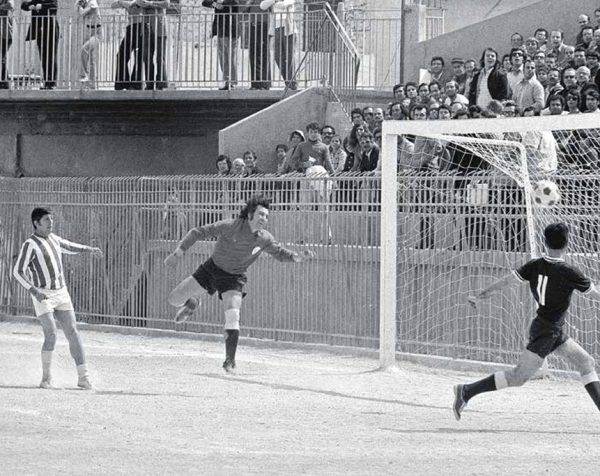 Οταν χτυπούν οι καμπάνες