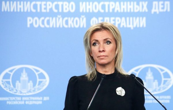 «Εκτός πραγματικότητας» ο «παραμυθάς» Μακρόν λέει η Ζαχάροβα