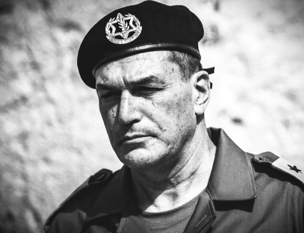 Ο αγαπημένος στρατηγός του Νετανιάχου, Εγιάλ Ζαμίρ, θιασώτης της «συλλογικής τιμωρίας»