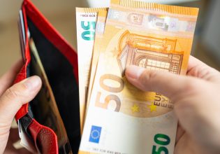 ΔΥΠΑ – ΟΠΕΚΑ: Με προπληρωμένη κάρτα το μισό ποσό από επιδόματα και οικονομικές ενισχύσεις