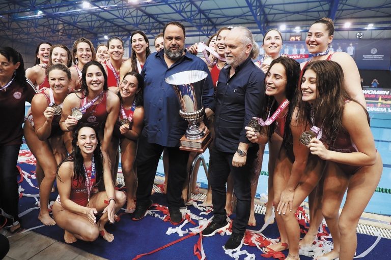 Η αντεπίθεση μιας αυτοκρατορίας