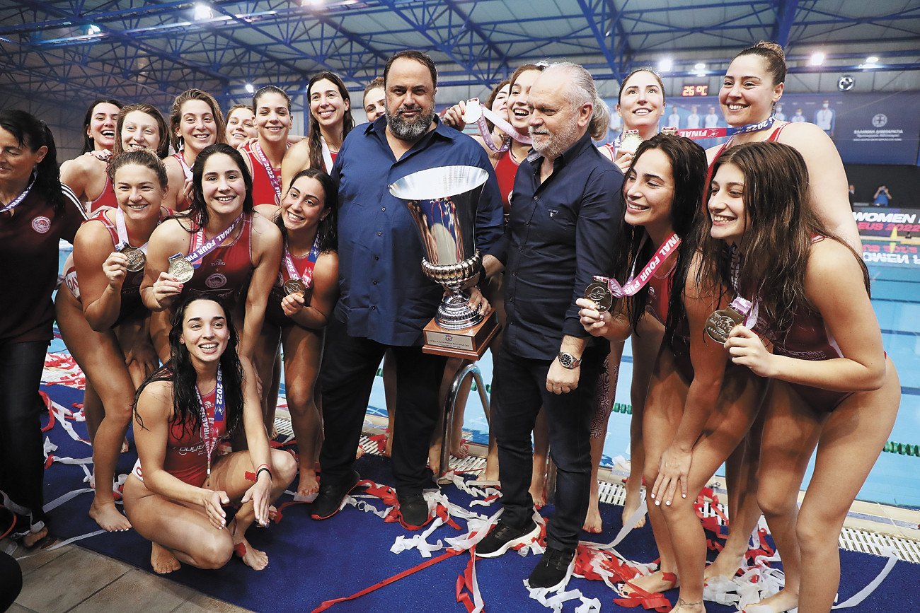 Η αντεπίθεση μιας αυτοκρατορίας