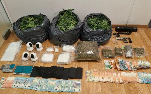Εξαρθρώθηκε μεγάλο κύκλωμα καλλιέργειας κάνναβης και διακίνησης κοκαΐνης σε Κρήτη και Αττική – 7 συλλήψεις