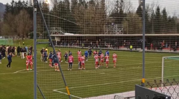 Αποθέωση για τα παιδιά του Ολυμπιακού μετά το τέλος του παιχνιδιού με την Σάλτσμπουργκ (vids)