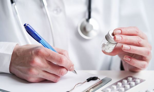 Μέσα σε 2 ημέρες έγραψαν 40 κουτιά ηρεμιστικά σε ανυποψίαστο 72χρονο