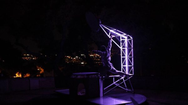 Μια εμπειρία που ξεπερνά τα όρια της βαρύτητας – Η Χλόη Αλιγιάννη μιλά για όσα θα δούμε στο «The Space Cadet»