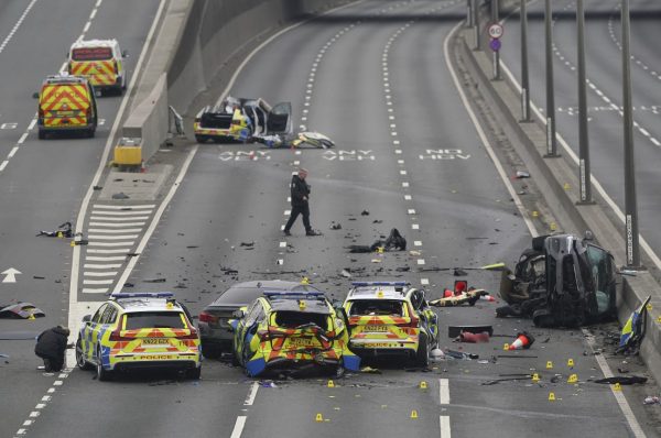 Σφοδρή σύγκρουση περιπολικών έπειτα από αστυνομική καταδίωξη στο Νιούκαστλ