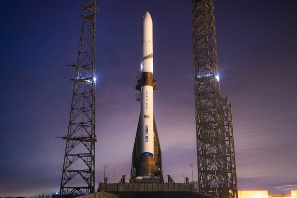 Πόσο κοστίζει ένα ταξίδι στο Διάστημα με την Blue Origin;