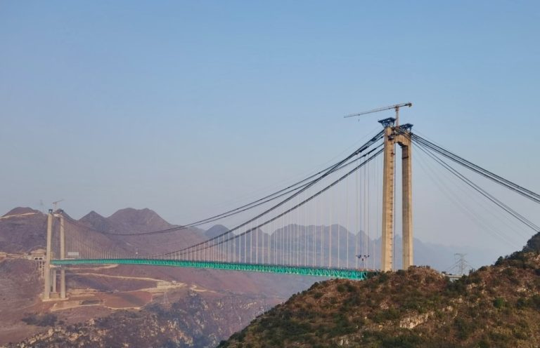 Η Κίνα εγκαινιάζει την ψηλότερη γέφυρα στον κόσμο φέτος το καλοκαίρι