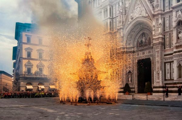 Scoppio del Carro: Λίγα λόγια για το ιστορικό και εντυπωσιακό πασχαλινό έθιμο της Φλωρεντίας