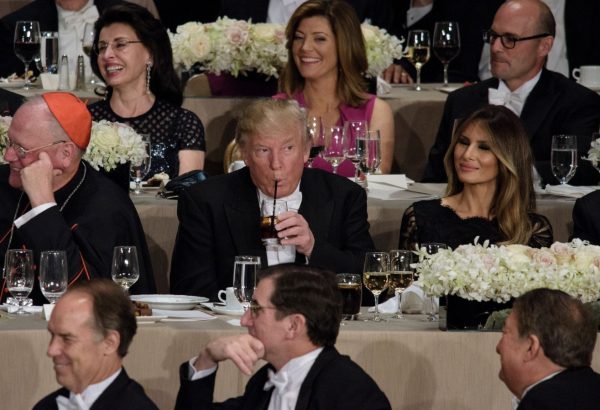 Οι Μεξικανοί εναντιώνονται στον Τραμπ και μετονομάζουν τον καφέ Americano σε… Mexicano