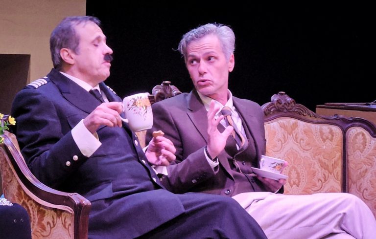 Ο επιθεωρητής Ντρέικ και η μαύρη χήρα: Έγκλημα, μυστήριο και χιούμορ