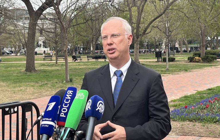 Ρωσία: «Τρία βήματα μπροστά» – Τι λέει ο απεσταλμένος του Πούτιν μετά τις συναντήσεις στις ΗΠΑ