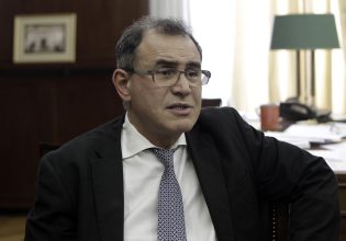Ρουμπινί: «Τέσσερα προστατευτικά κιγκλιδώματα επέβαλαν την πειθαρχία της αγοράς στον Τραμπ»