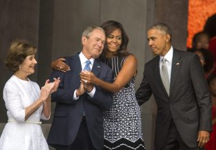 «Βαθύ έλλειμμα» – Ο Μπαράκ Ομπάμα σε μια συγκλονιστικά ειλικρινή παραδοχή για τον γάμο του με τη Μισέλ