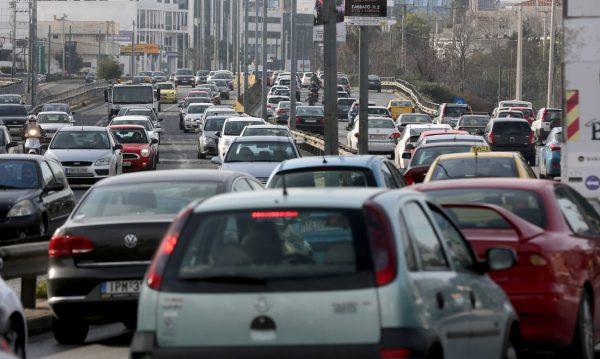 Αυξημένη κίνηση στους δρόμους λόγω καραμπόλας πέντε οχημάτων στη λεωφόρο Κηφισίας
