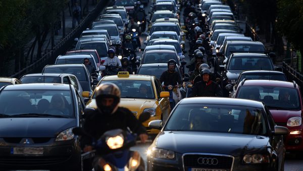 Κυκλοφοριακή συμφόρηση στον Κηφισό – Αυξημένη κίνηση και στο κέντρο της Αθήνας