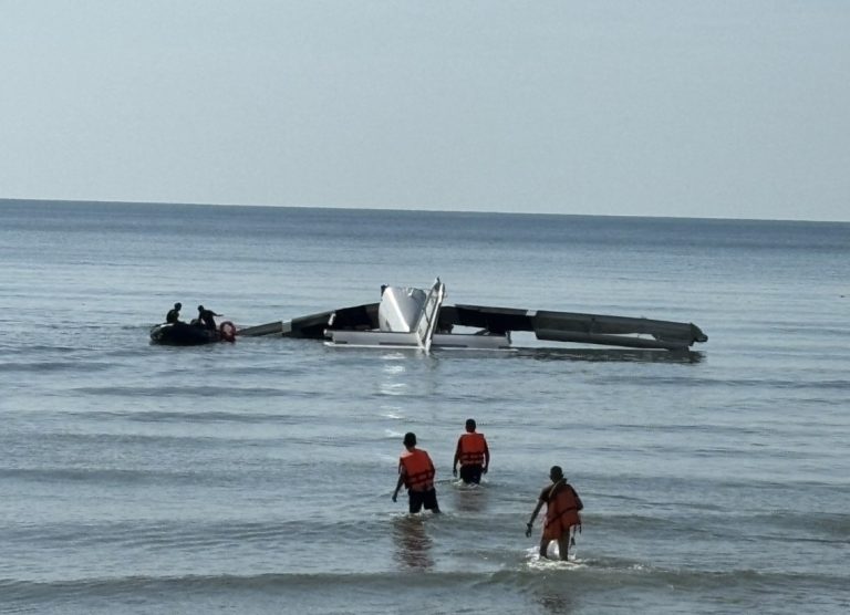 Πέντε νεκροί μετά την πτώση αεροσκάφους στη θάλασσα της Ταϊλάνδης [Βίντεο]